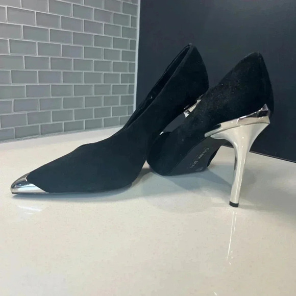 Gianni Bi Black Suede Pumps Silver Metal Accents Size 10 - Picture 2 of 8